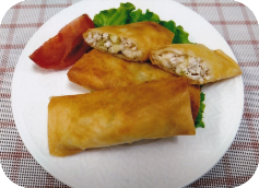 青パパイヤと鶏ひき肉の春巻き