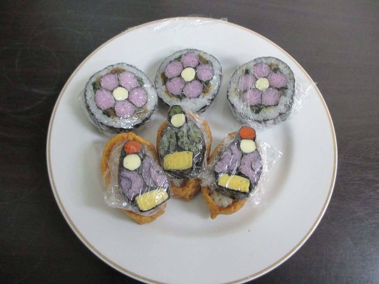 写真：ひままつりの飾り巻き寿司作り２