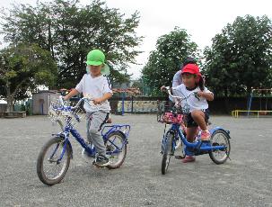 一時預かり保育 自転車遊び