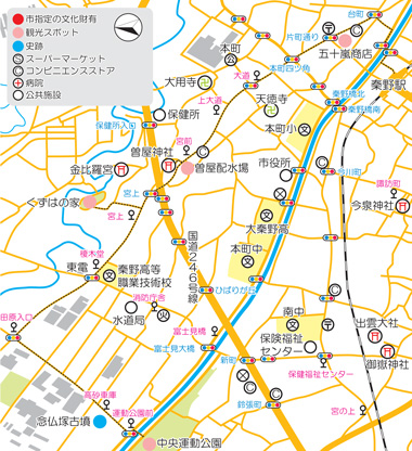 様々な種類のアイコンで観光スポットや史跡などが示されたコースB市街中心部・中央運動公園の地図