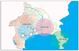 水系の分布といくつかの地名が日本語で示され、水色、ピンク、緑の3つのエリアで色分けされた地理情報図