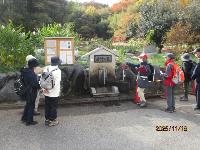 若竹の泉と参加者の様子