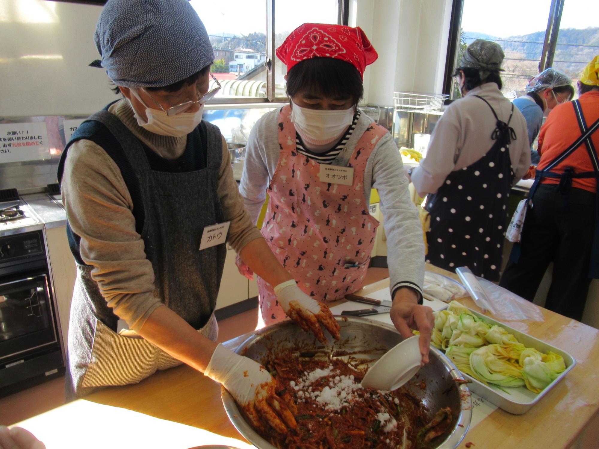 ふるさと料理教室（3）地場野菜のキムチ作り