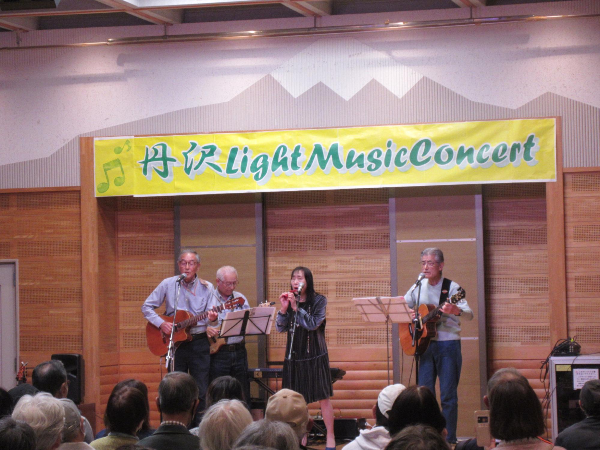 Offtimeの演奏風景