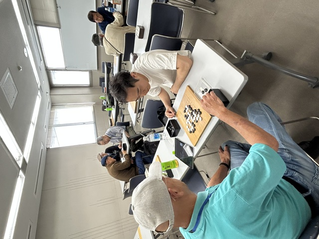 指導碁を打つ様子