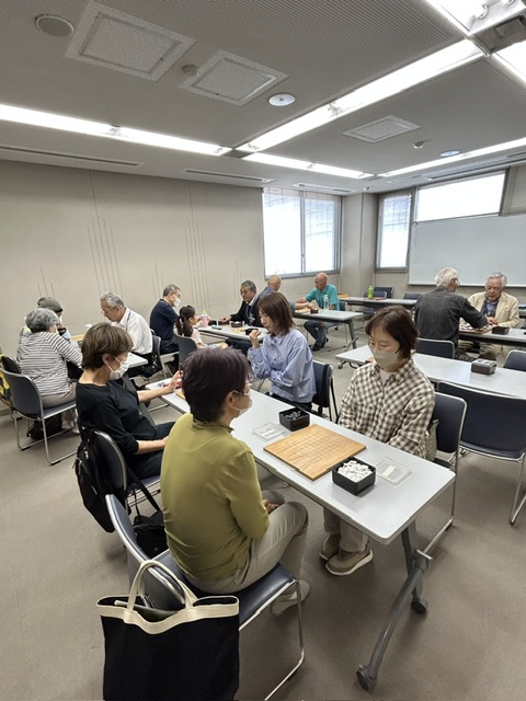 初めましてで練習対局。緊張して打つ参加者の様子