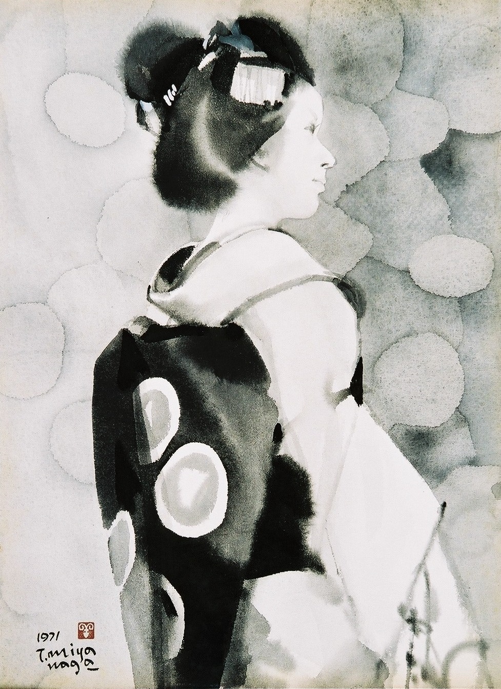 淡い灰色の不規則な丸模様を背景に、黒い帯に白色の丸い模様が描かれた着物を着た、日本髪を結った凛とした表情の舞妓が右側を向いて佇んでいる様子が描かれた水墨画