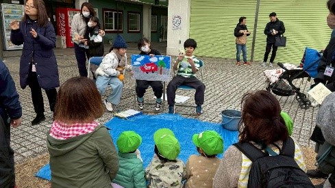 南が丘小学校の3年生が防災について発表する様子