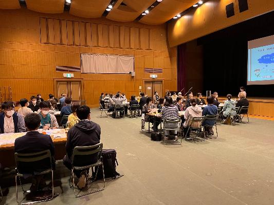 グループワークをしている写真