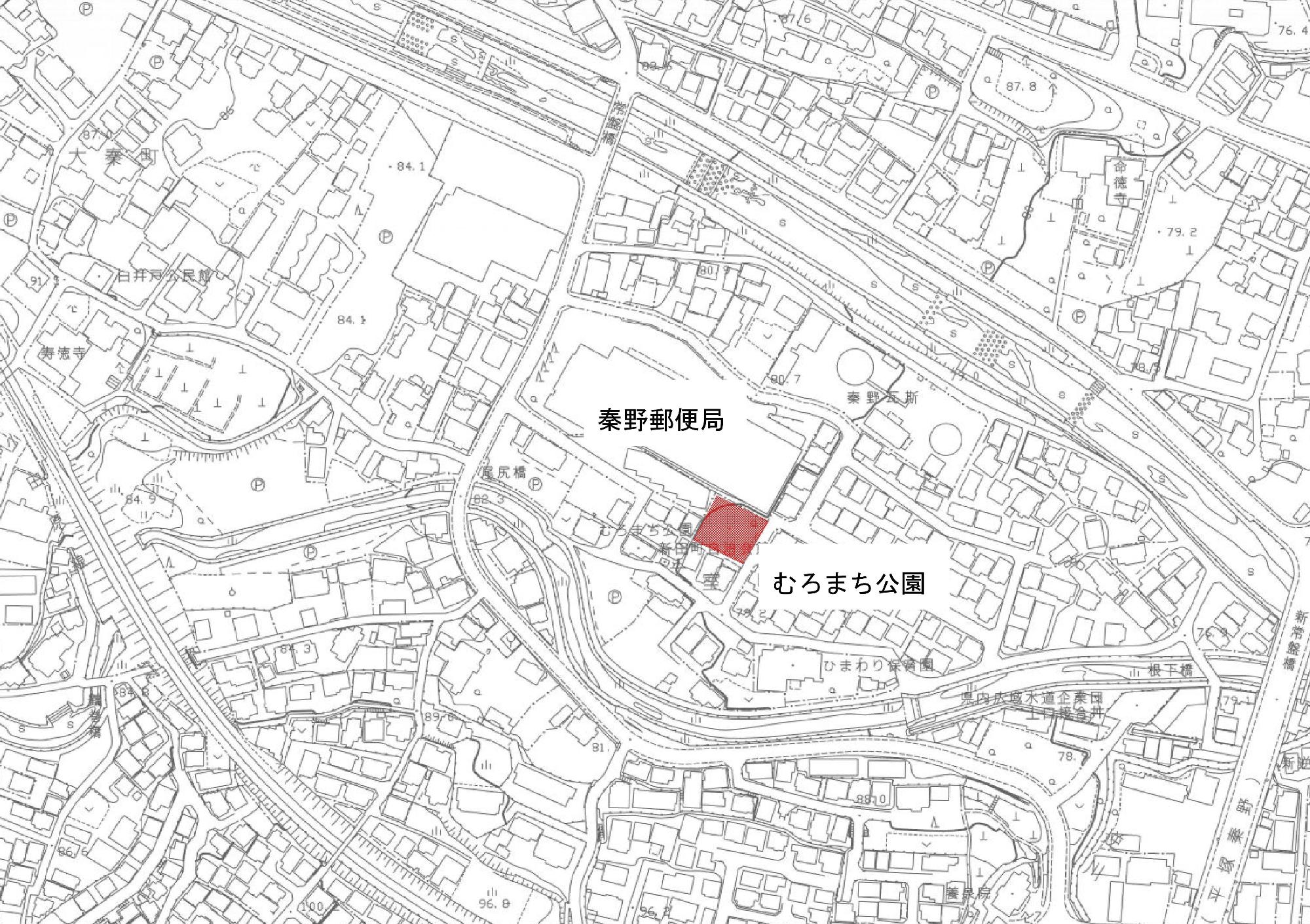 「むろまち公園」を赤く色づけされた地図
