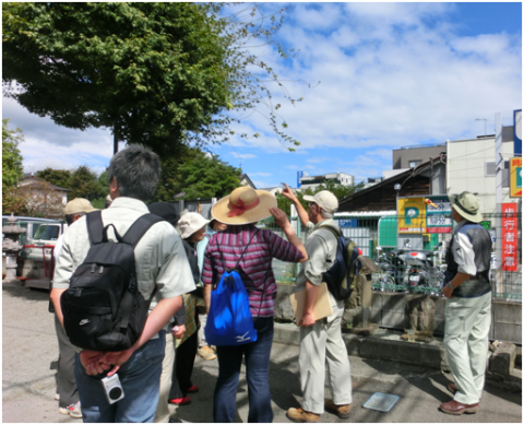 本町地区の街並みを歩く