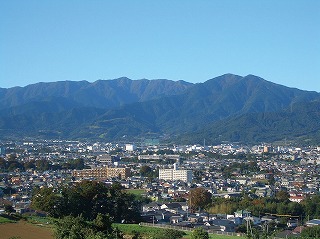 渋沢丘陵から望む市街地