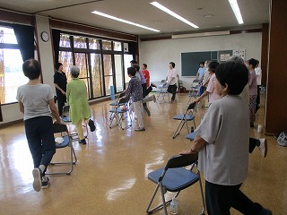 椅子を使っての体操