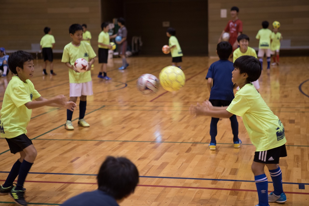 フットサルをしている様子