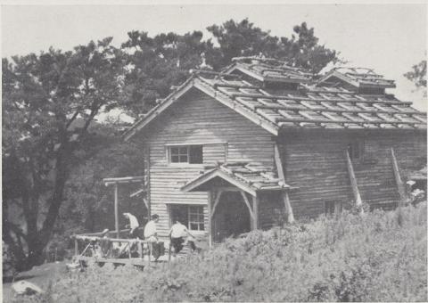 塔ノ岳の尊仏小屋