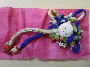 R6和布（錦紗）で作る「花とねこのブローチ」1