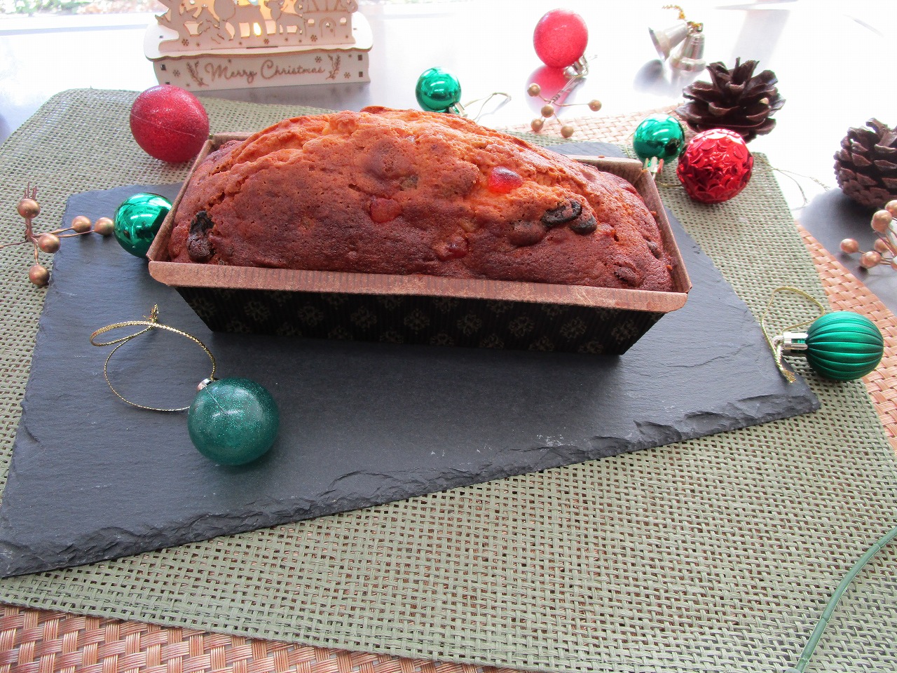 完成したフルーツケーキ