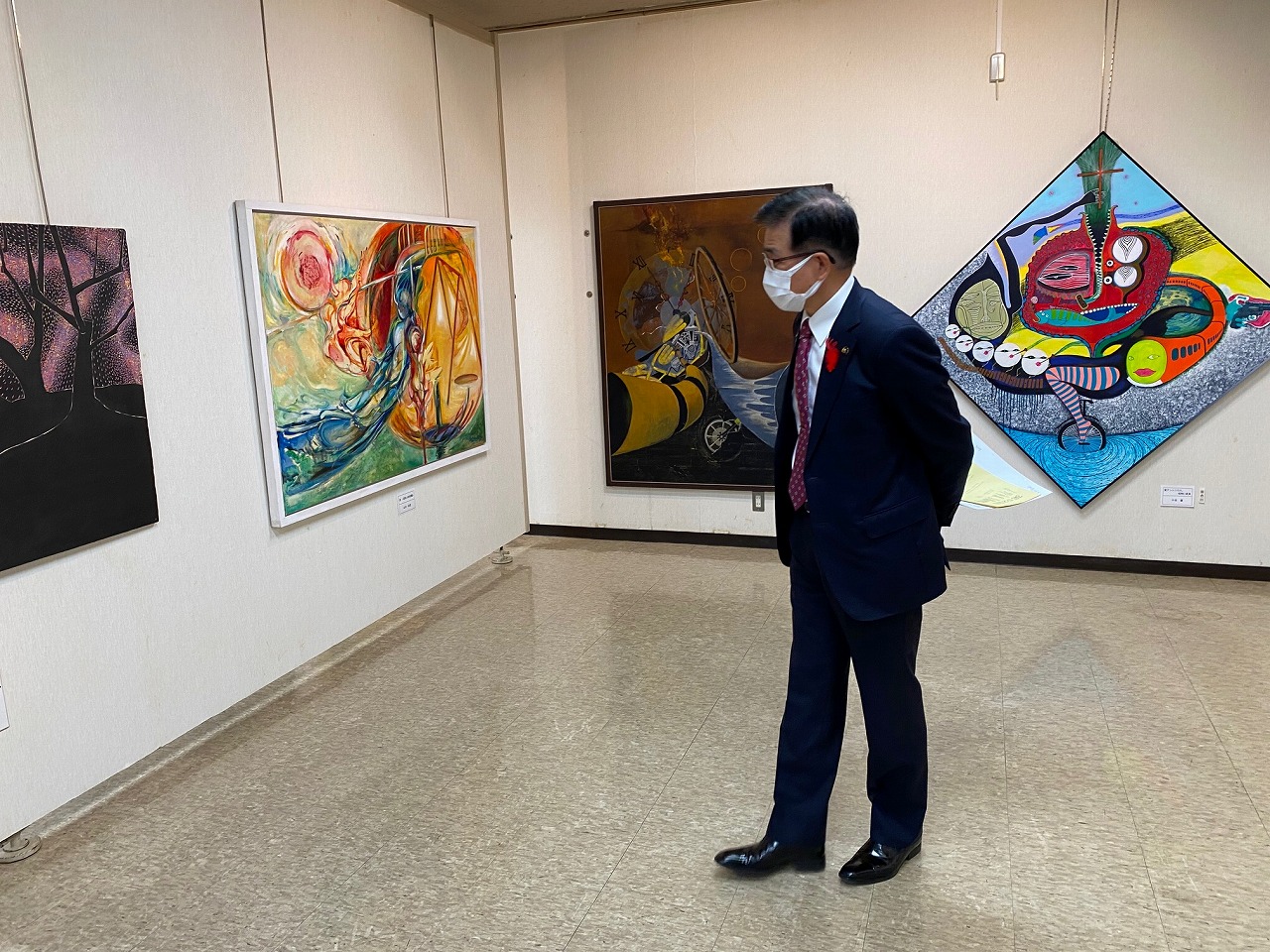 秦野市展美術の部展示の様子