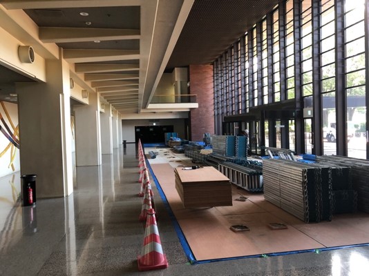 大ホールホワイエ　仮設工事