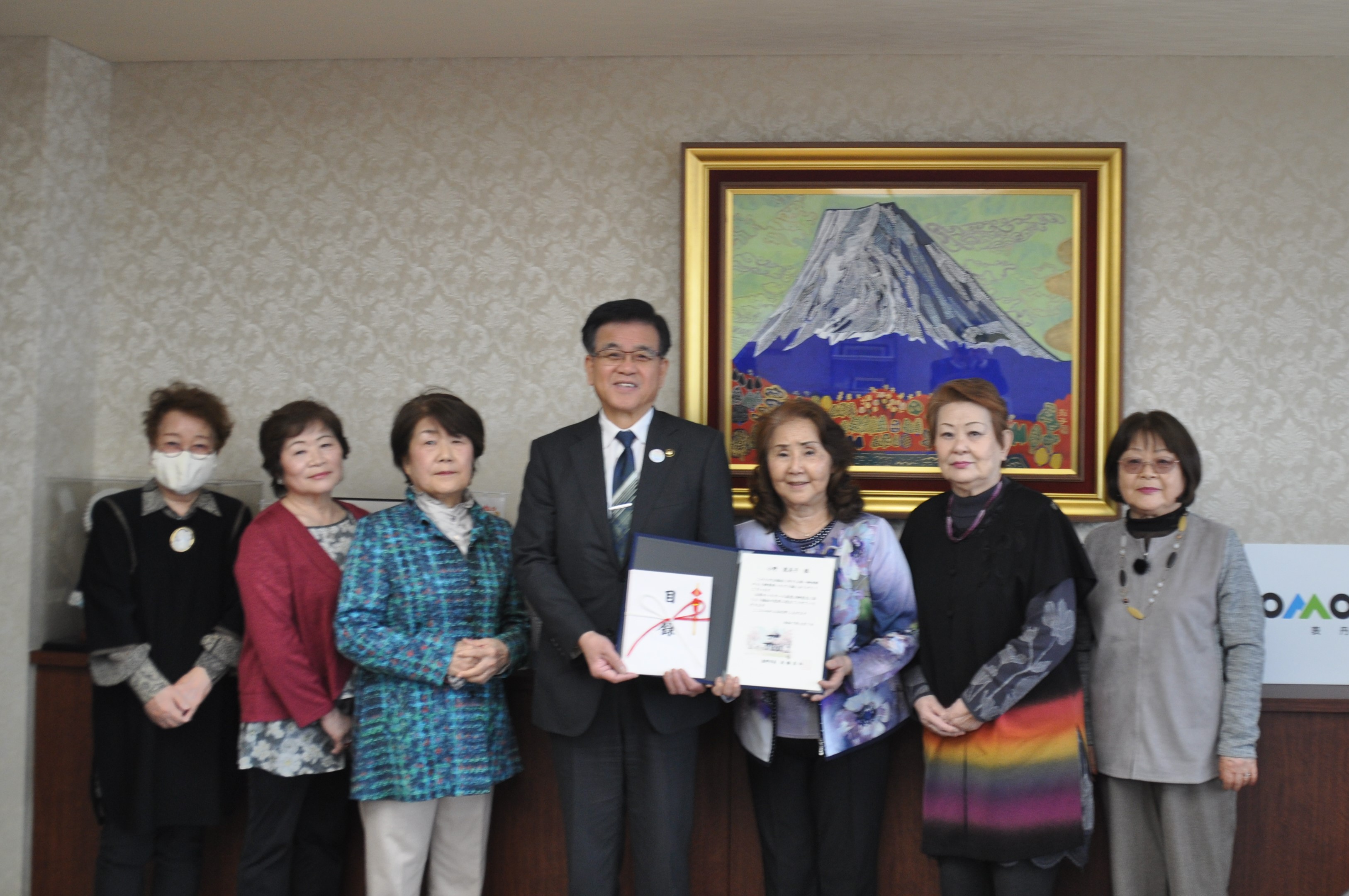 カラオケ同好会小野教室から寄附の受領写真