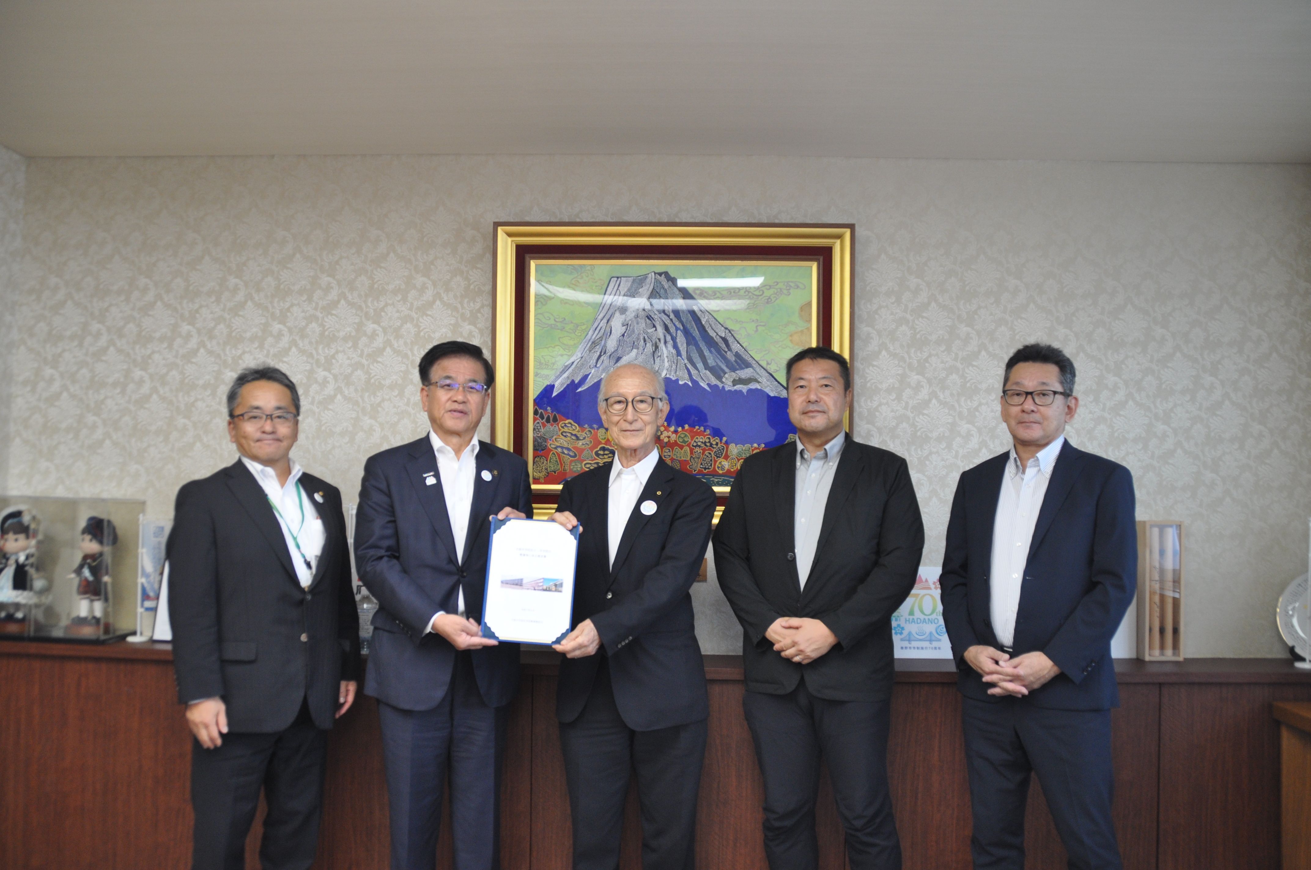 大根中学校区学校整備懇話会から提言書の受領