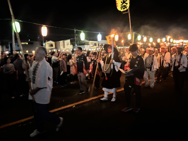 たばこ祭火祭り行列