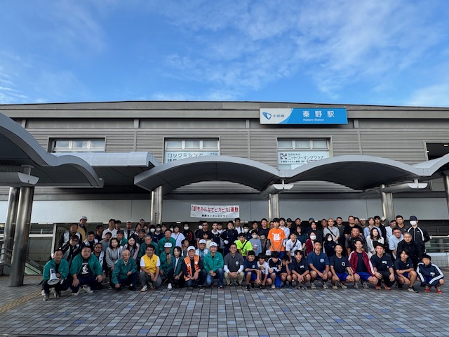 駅をみんなでピカピカ運動集合写真